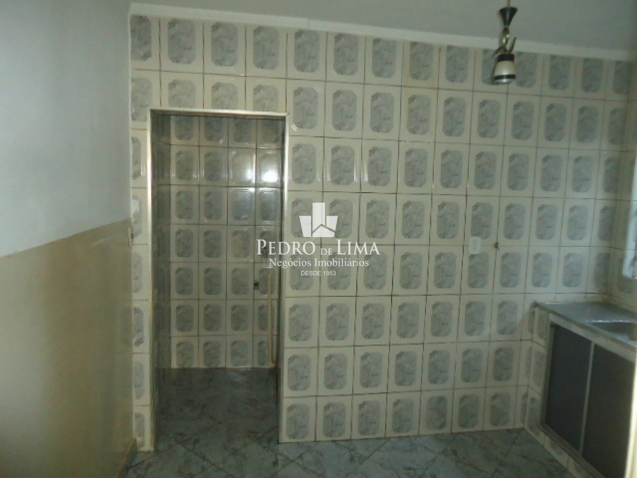 Predio misto na região da Penha