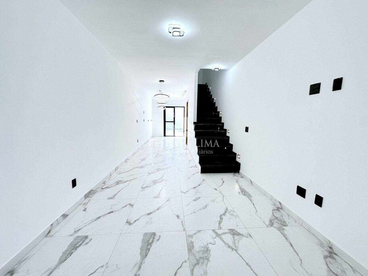 imagem do imovel Sobrado frontal, 3 dormitórios sendo 1 suíte, piscina, 2 vagas e 130 m² na Ponte Rasa ref: PE45215