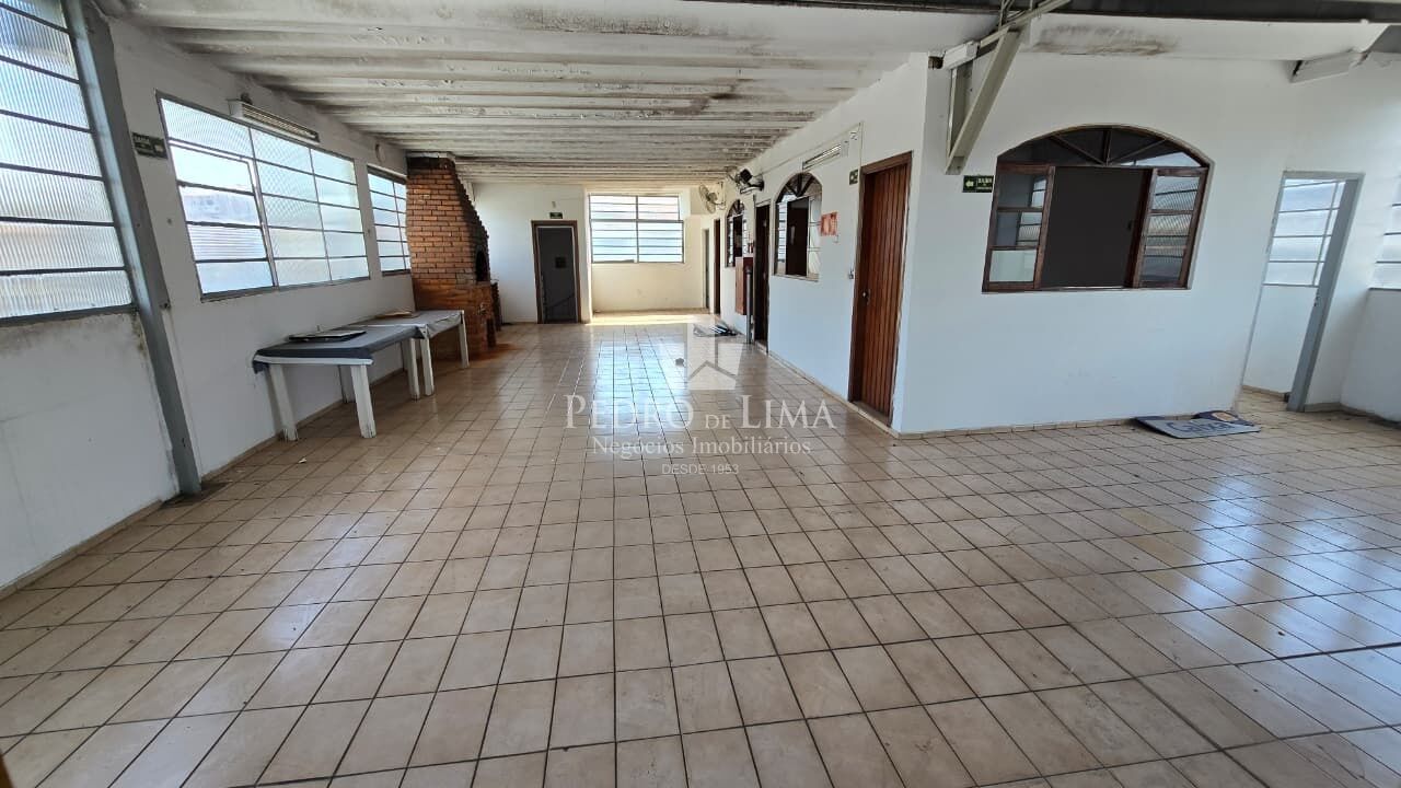Loja com sobreloja de 1350m² acesso 2 ruas, Toda em piso frio, Fica no coração da Ponte Rasa  