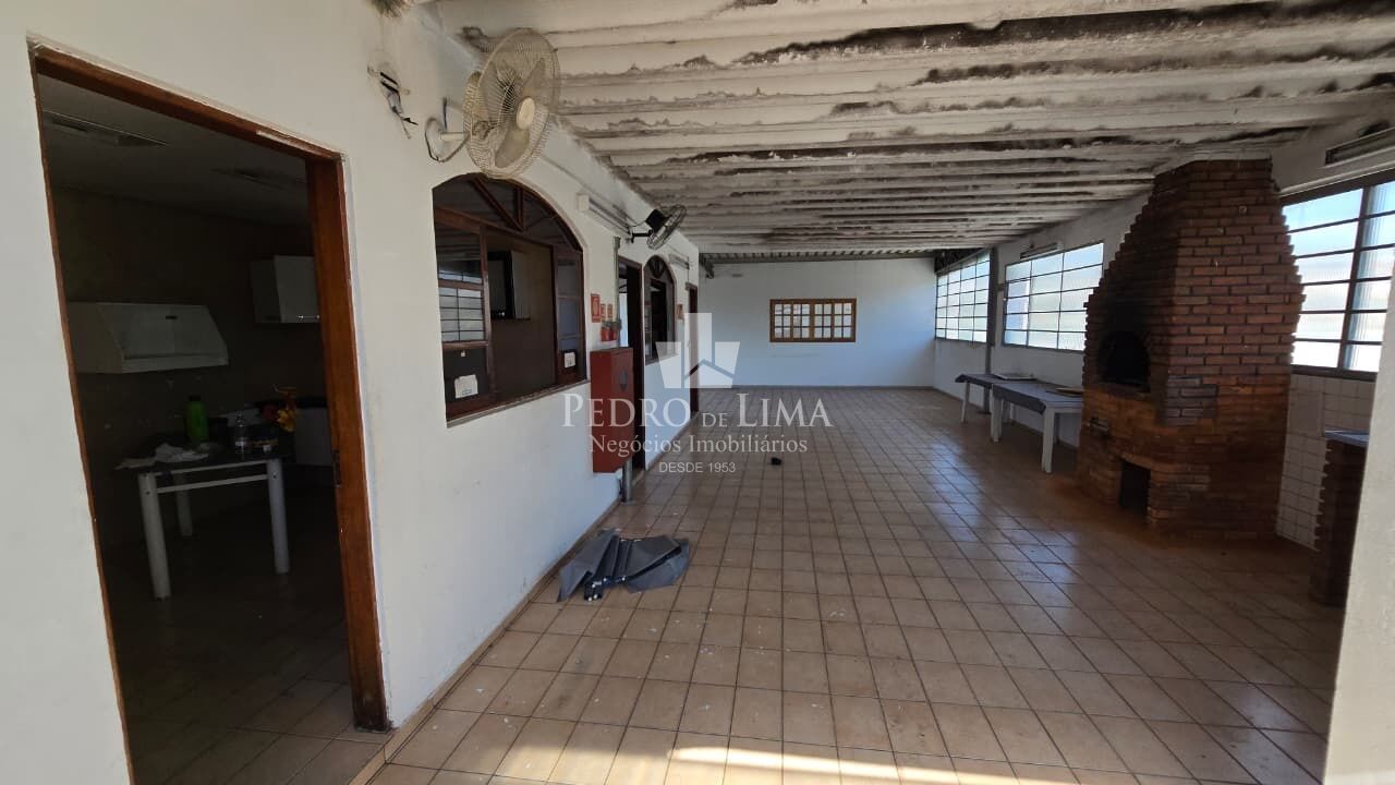 Loja com sobreloja de 1350m² acesso 2 ruas, Toda em piso frio, Fica no coração da Ponte Rasa  