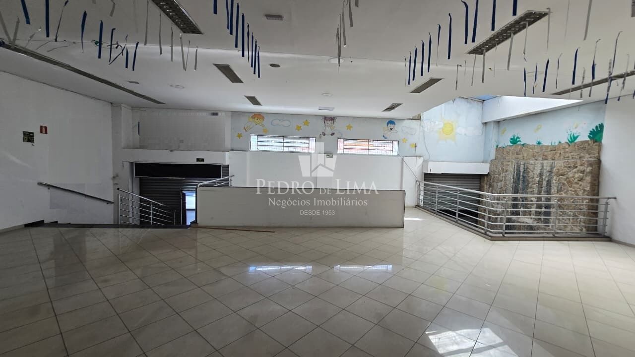 Loja com sobreloja de 1350m² acesso 2 ruas, Toda em piso frio, Fica no coração da Ponte Rasa  