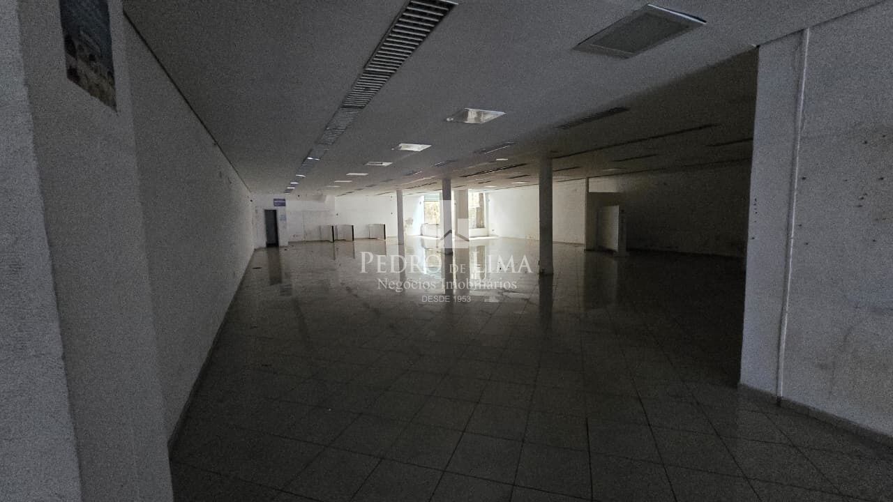 Loja com sobreloja de 1350m² acesso 2 ruas, Toda em piso frio, Fica no coração da Ponte Rasa  