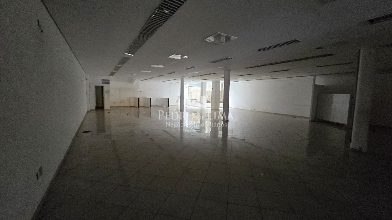Loja com sobreloja de 1350m² acesso 2 ruas, Toda em piso frio, Fica no coração da Ponte Rasa  