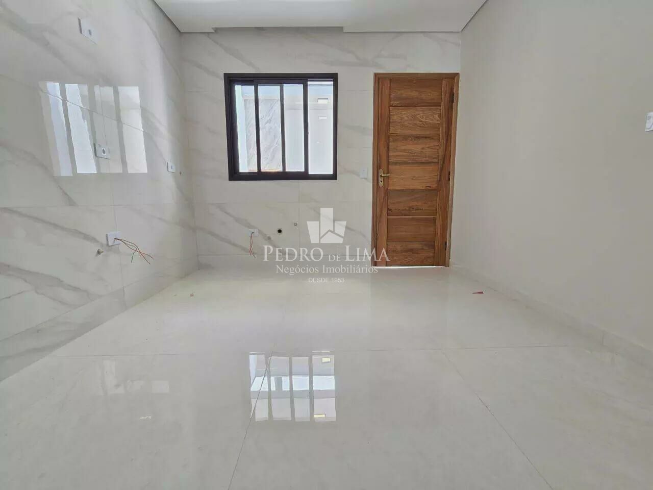 Sobrado frontal  3 dormitórios sendo 1 suíte, 2 vagas, quintal e 120 m² na Ponte Rasa  