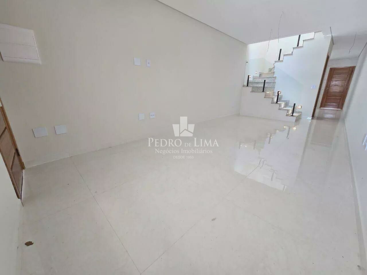 imagem do imovel Sobrado frontal  3 dormitórios sendo 1 suíte, 2 vagas, quintal e 120 m² na Ponte Rasa   ref: PE45230