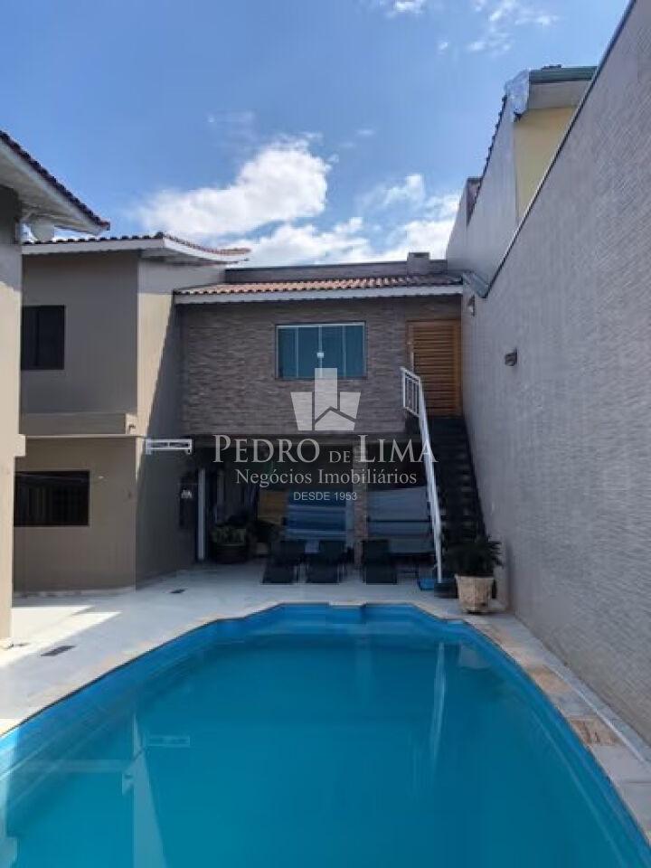 Sobrado frontal na Vila Matilde - 420m² útil - 5 dormitórios, Piscina e Mobiliado.