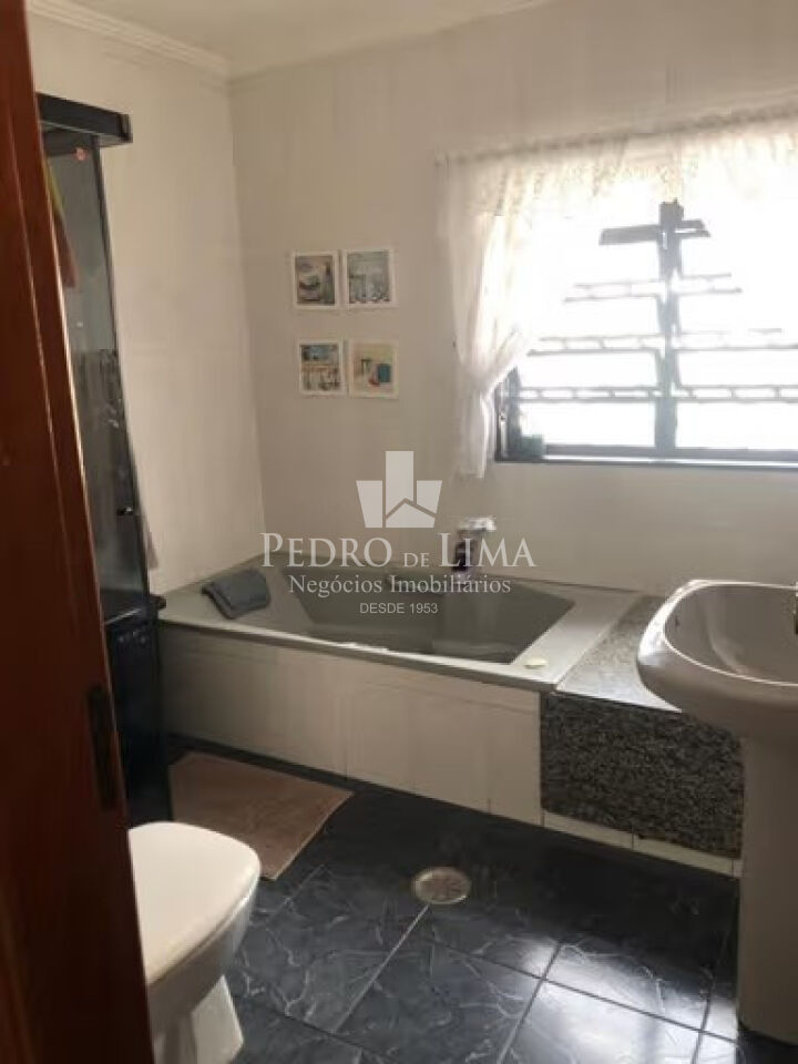 Sobrado frontal na Vila Matilde - 420m² útil - 5 dormitórios, Piscina e Mobiliado.