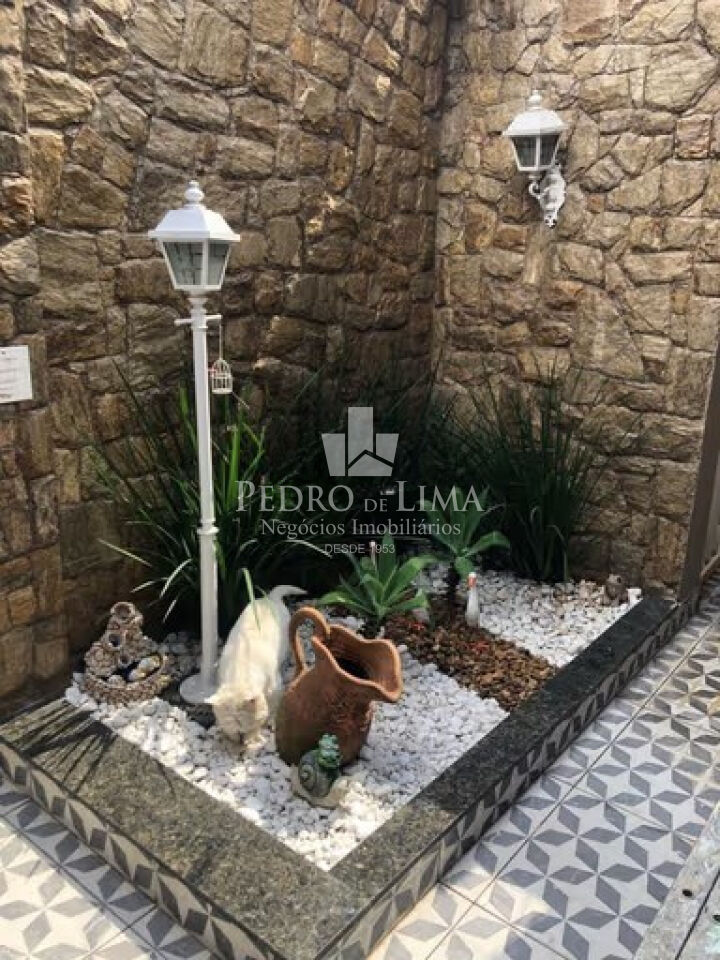 Sobrado frontal na Vila Matilde - 420m² útil - 5 dormitórios, Piscina e Mobiliado.