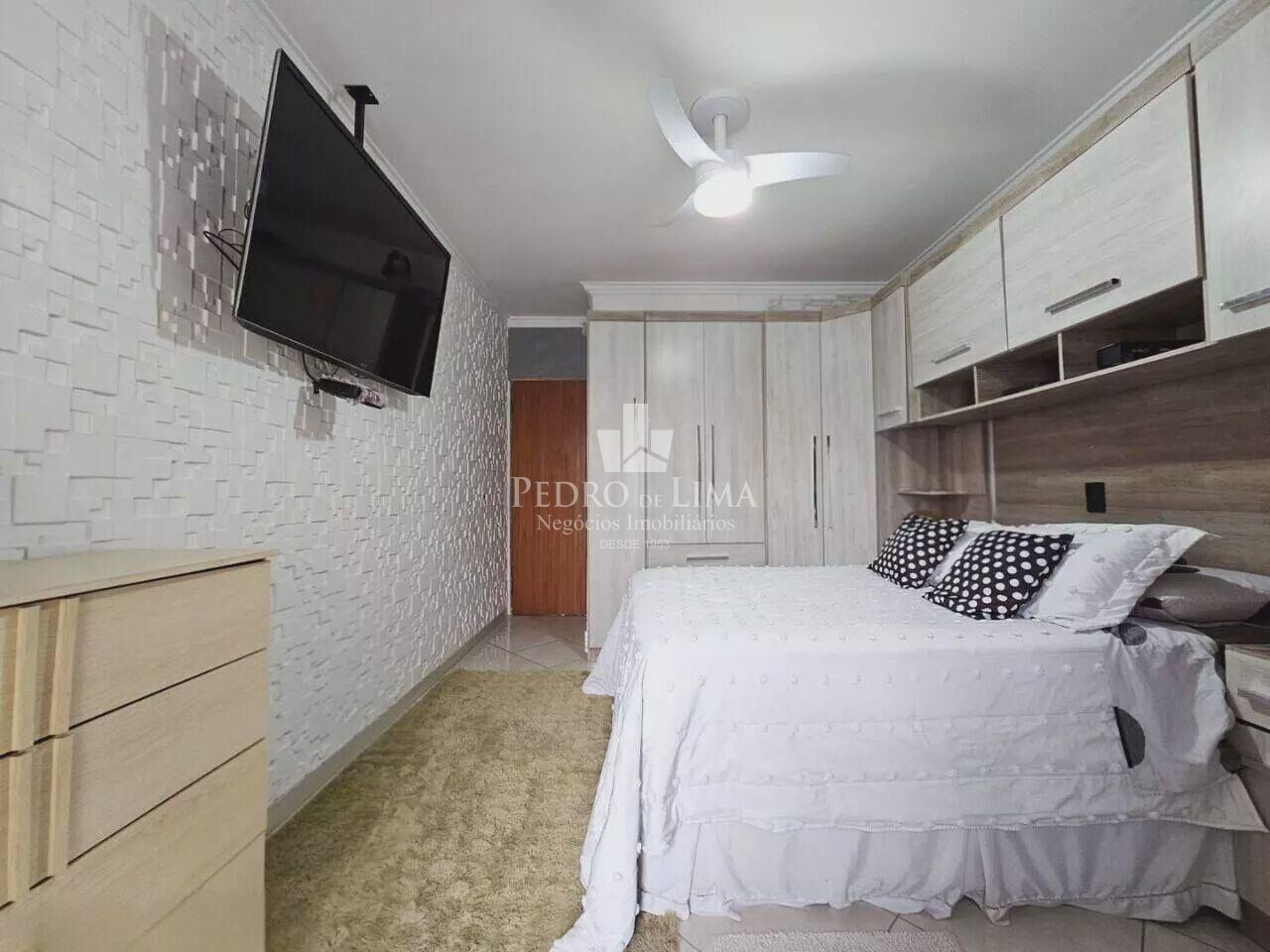 Sobrado frontal 3 dormitórios sendo 1 suíte, 2 vagas, piscina e 115 m² na Ponte Rasa