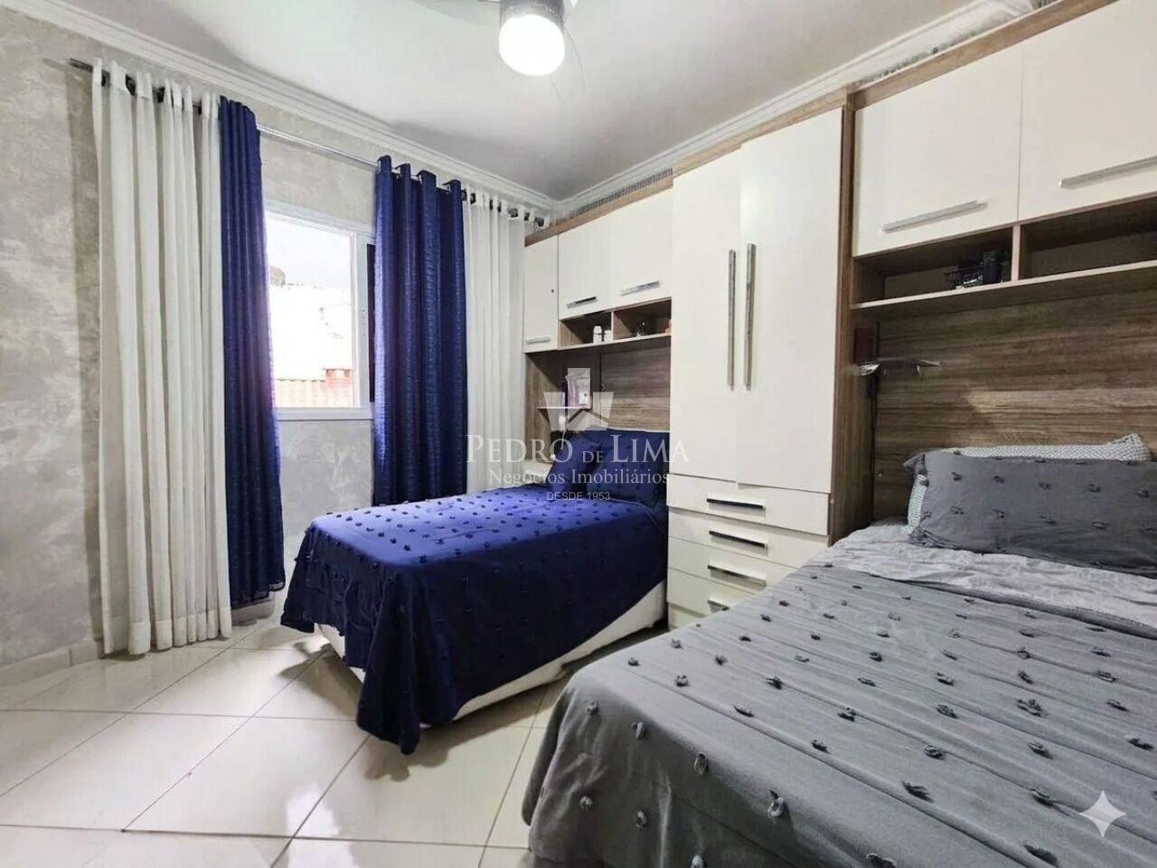 Sobrado frontal 3 dormitórios sendo 1 suíte, 2 vagas, piscina e 115 m² na Ponte Rasa