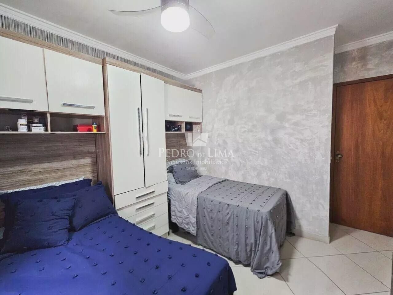 Sobrado frontal 3 dormitórios sendo 1 suíte, 2 vagas, piscina e 115 m² na Ponte Rasa