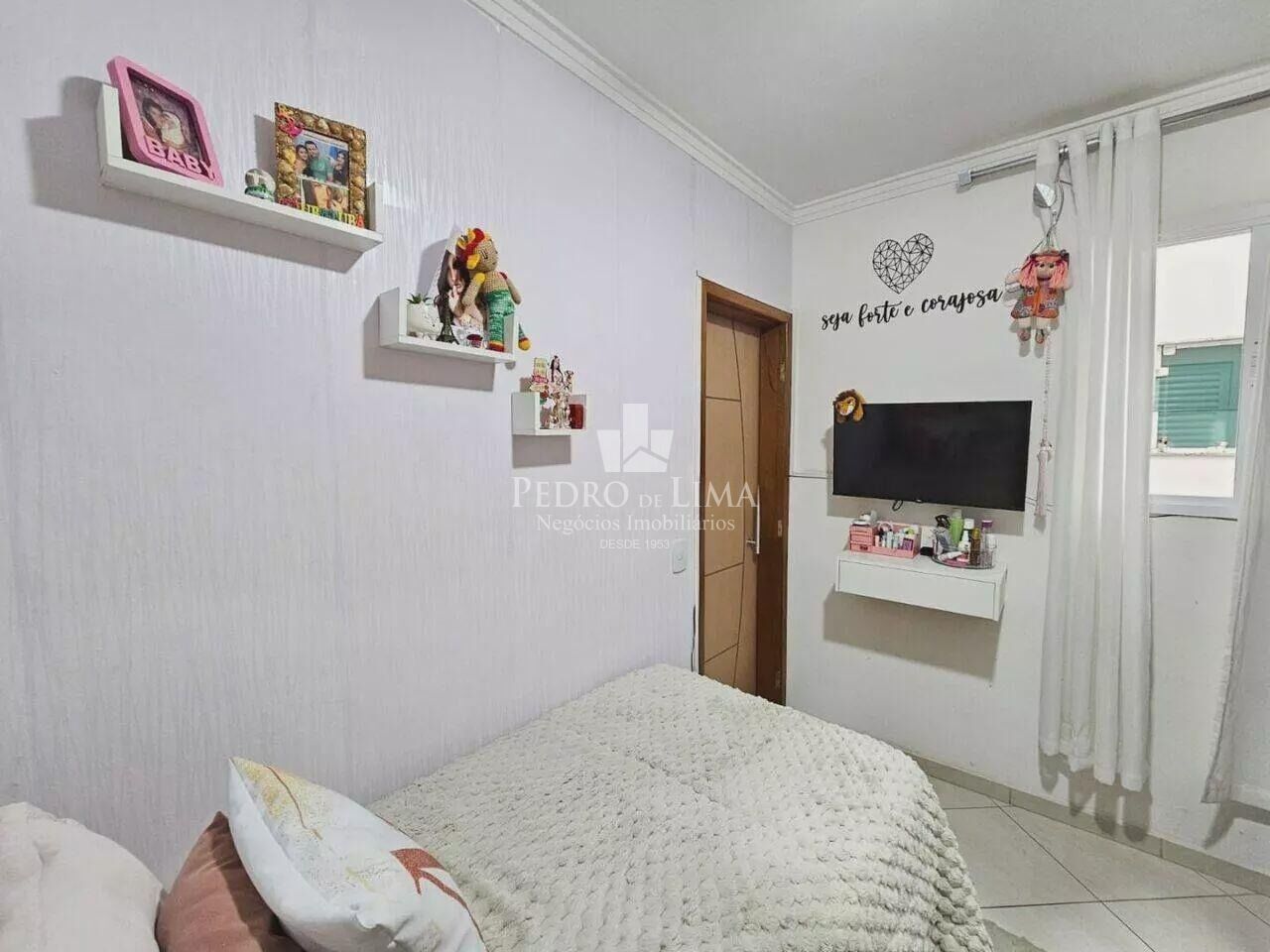 Sobrado frontal 3 dormitórios sendo 1 suíte, 2 vagas, piscina e 115 m² na Ponte Rasa