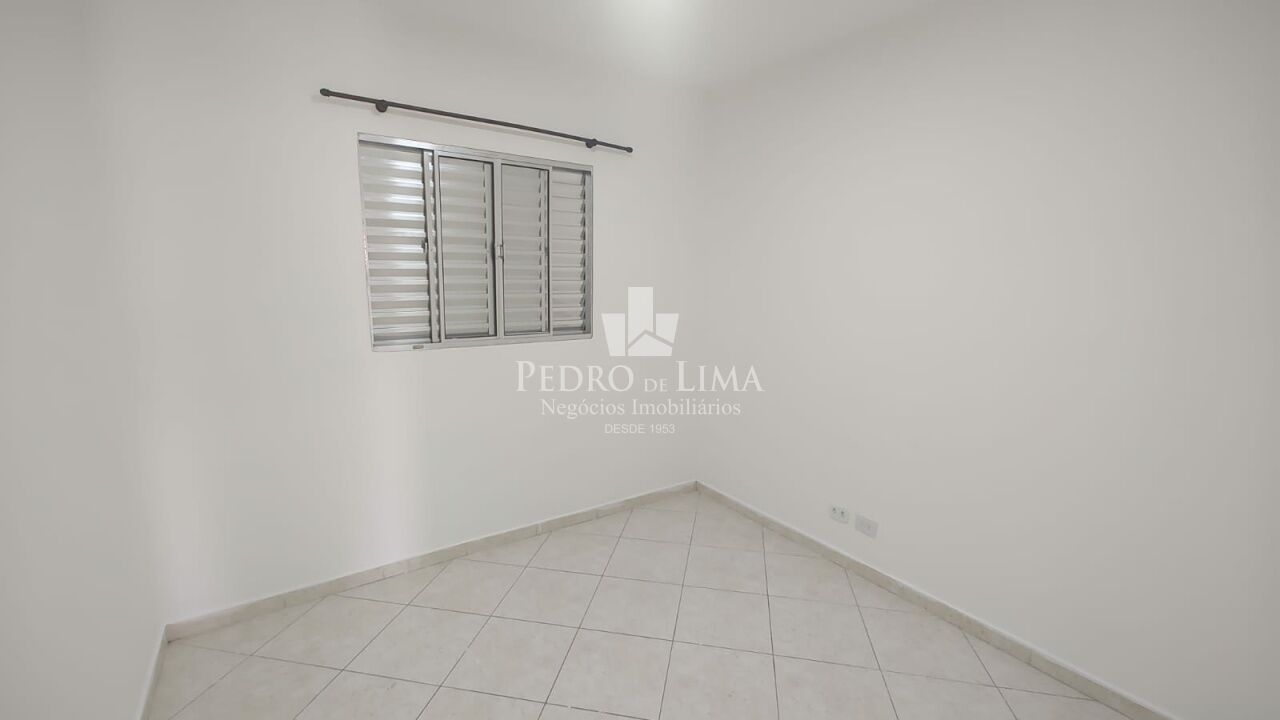 Sobrado em condomínio fechado com 60 m², 2 quartos e vaga na Vila Ré.