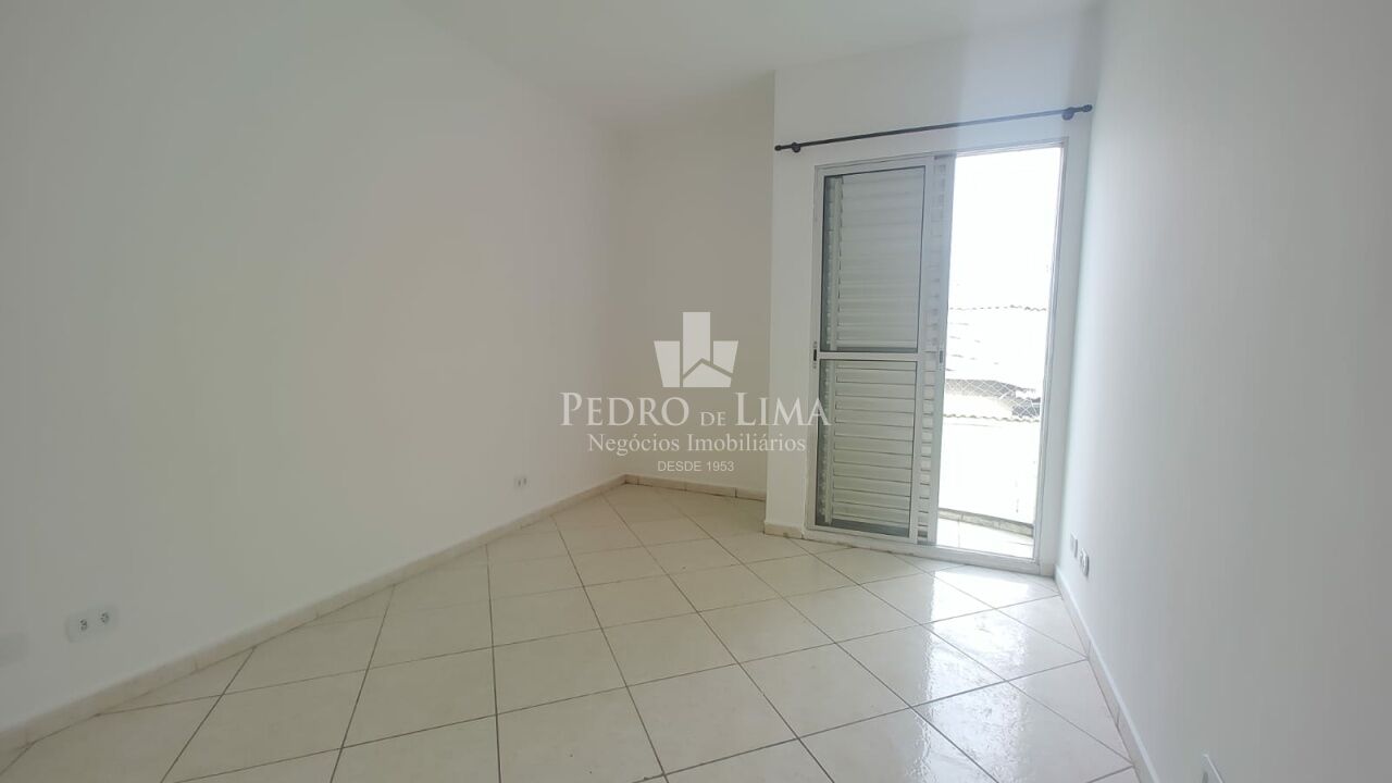 Sobrado em condomínio fechado com 60 m², 2 quartos e vaga na Vila Ré.