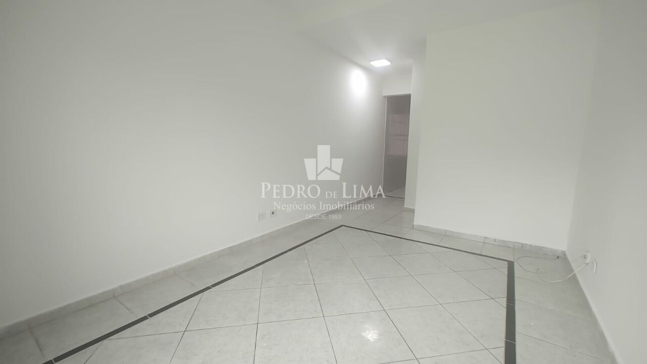 Sobrado em condomínio fechado com 60 m², 2 quartos e vaga na Vila Ré.