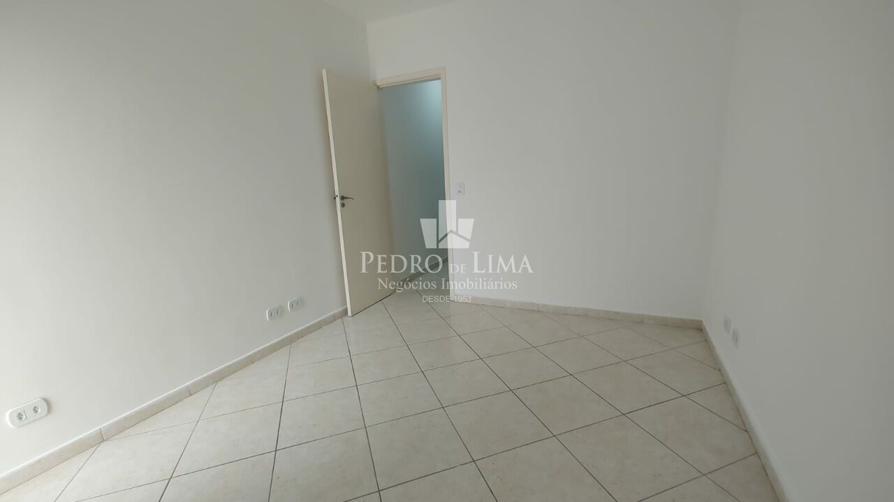 Sobrado em condomínio fechado com 60 m², 2 quartos e vaga na Vila Ré.