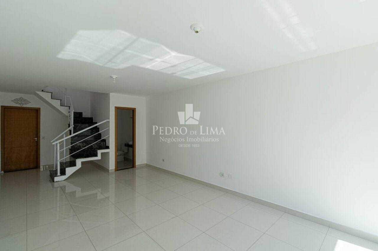 imagem do imovel Sobrado frontal 204m² na Vila Guilhermina, 3 quartos sendo 1 suíte e 4 vagas de garagem. ref: PE45263