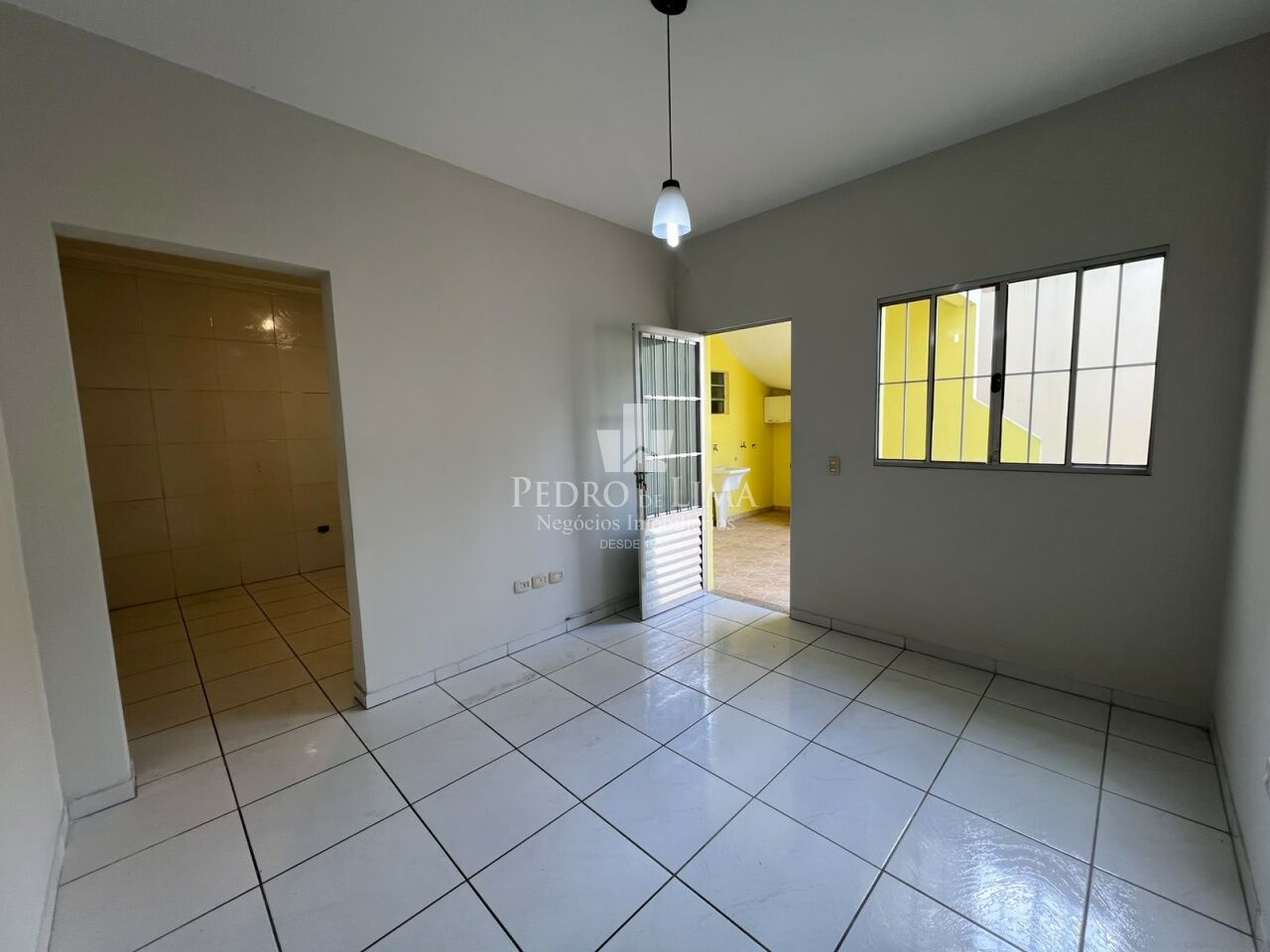 imagem do imovel Casa Térrea 2 Dormitórios na Vila Domitila - Ponte Rasa ref: PE45275