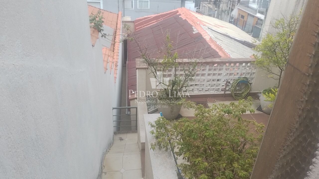 Terreno com duas casas térreas na Penha