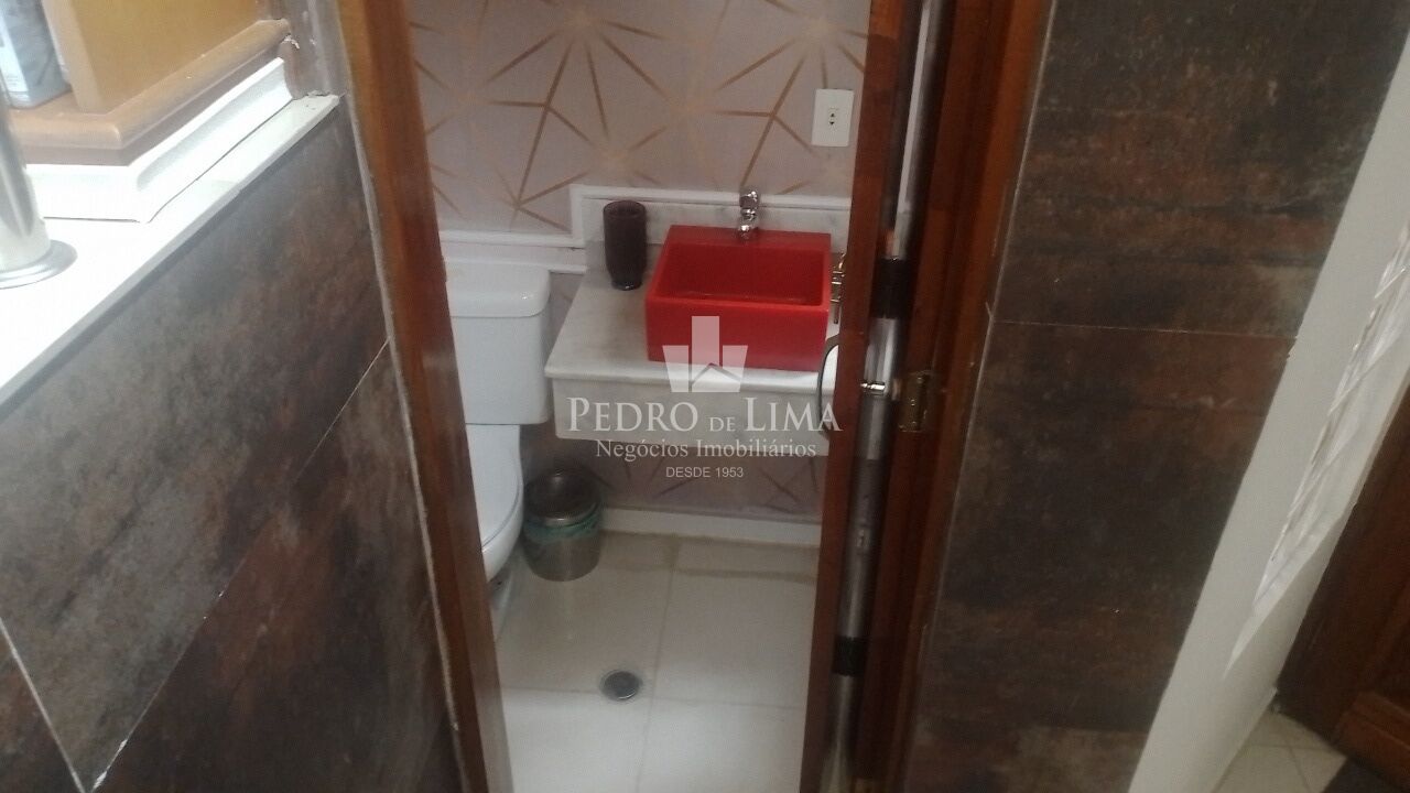 Terreno com duas casas térreas na Penha