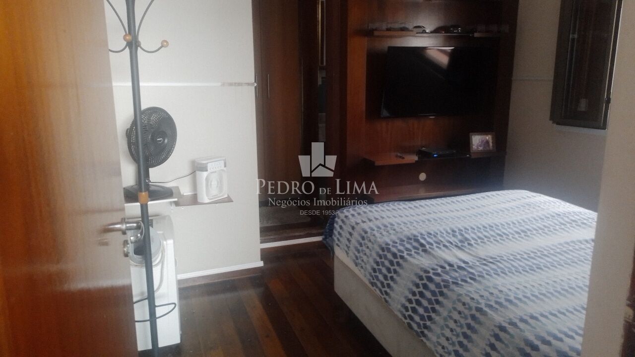 Terreno com duas casas térreas na Penha