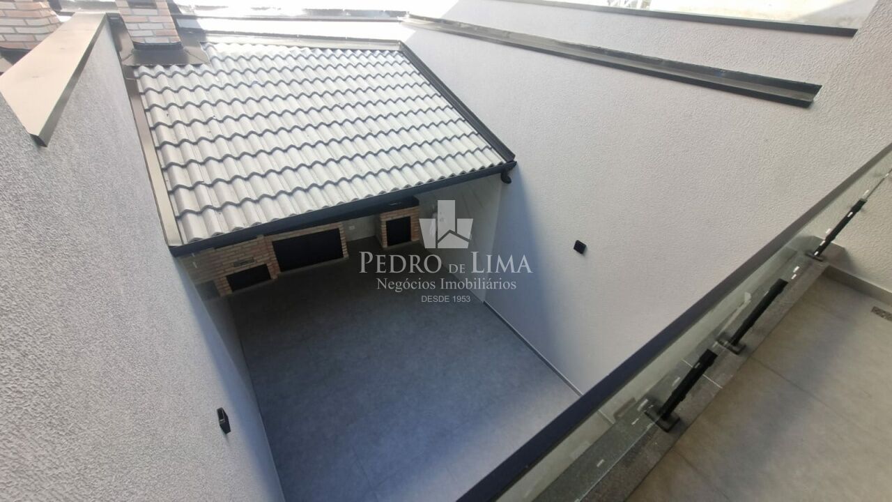 Sobrado frontal 3 dormitórios sendo 3 suítes,  área Gourmet e  2 vagas, na Vila Ré.
