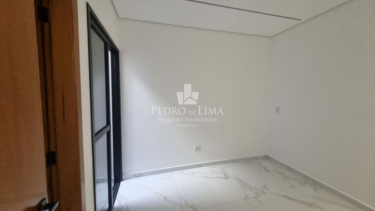 Sobrado frontal 3 dormitórios sendo 3 suítes,  área Gourmet e  2 vagas, na Vila Ré.