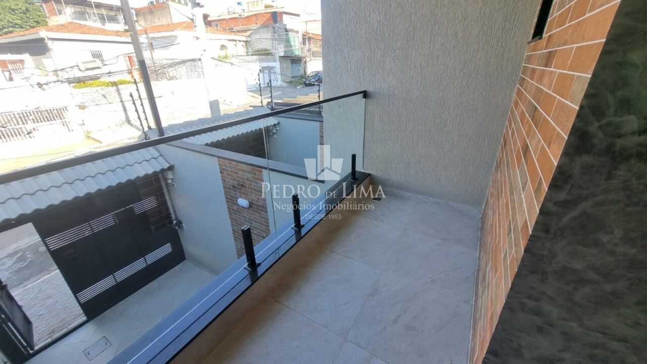 Sobrado frontal 3 dormitórios e 2 vagas na Vila Ré