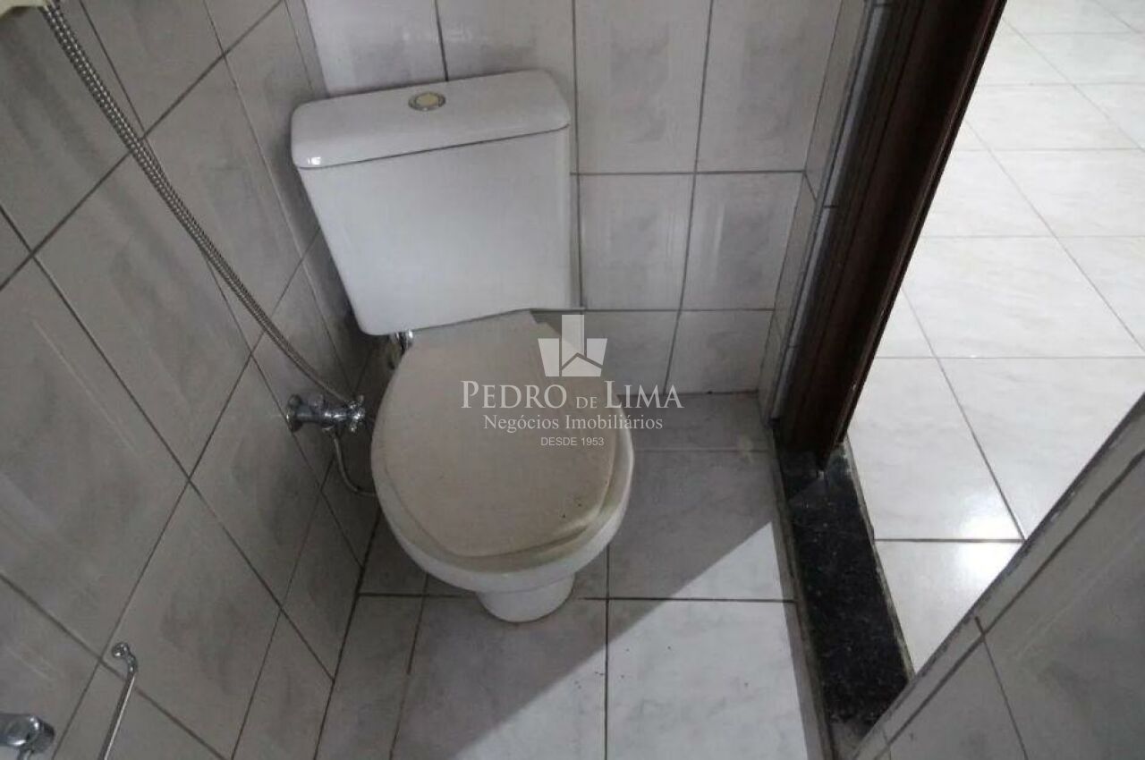 Casa térrea, 2 dormitórios, 3 vagas de garagem e 135 m² na Penha
