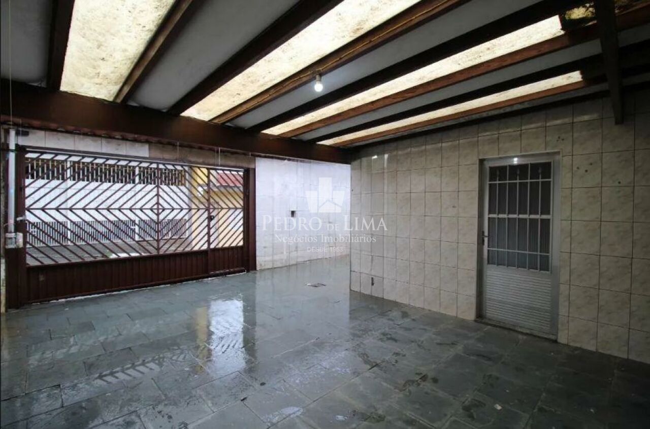 Casa térrea, 2 dormitórios, 3 vagas de garagem e 135 m² na Penha
