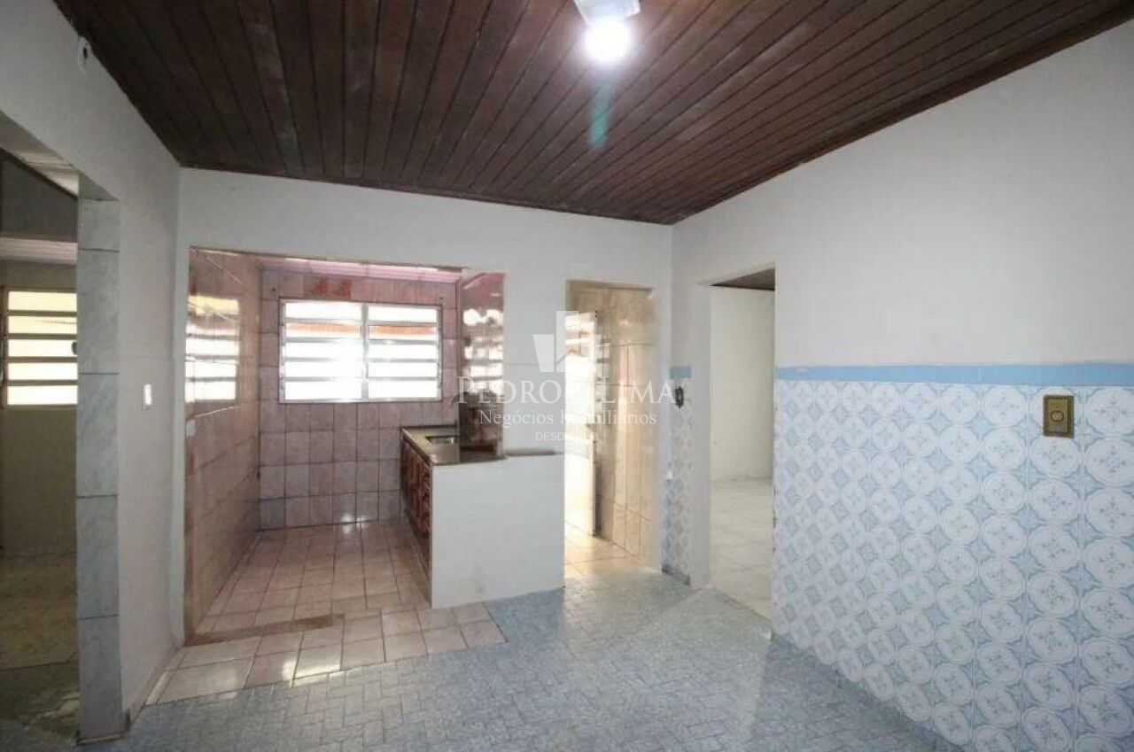 Casa térrea, 2 dormitórios, 3 vagas de garagem e 135 m² na Penha