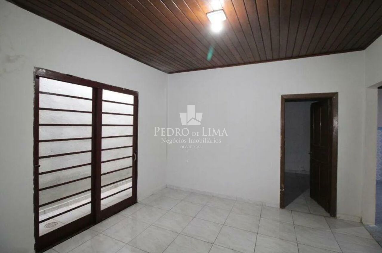 Casa térrea, 2 dormitórios, 3 vagas de garagem e 135 m² na Penha