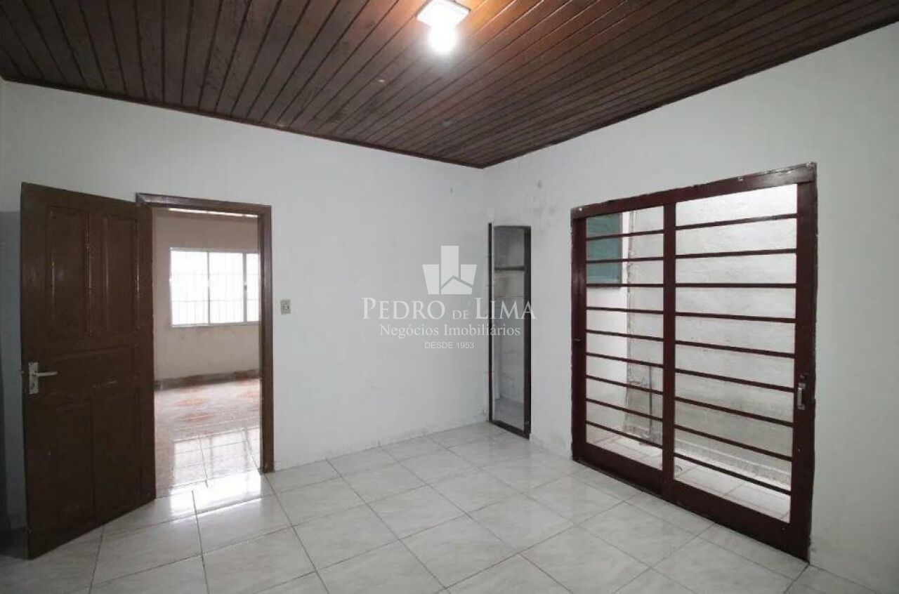 imagem do imovel Casa térrea, 2 dormitórios, 3 vagas de garagem e 135 m² na Penha ref: PE45296