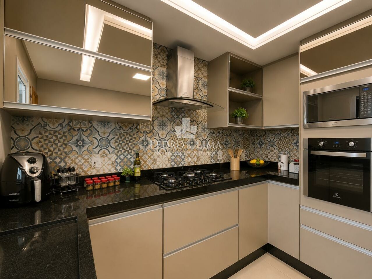 imagem do imovel Sobrado Frontal na Vila Matilde 3 dormitórios (1 suíte) - 6 vagas e 170m²   ref: PE45307