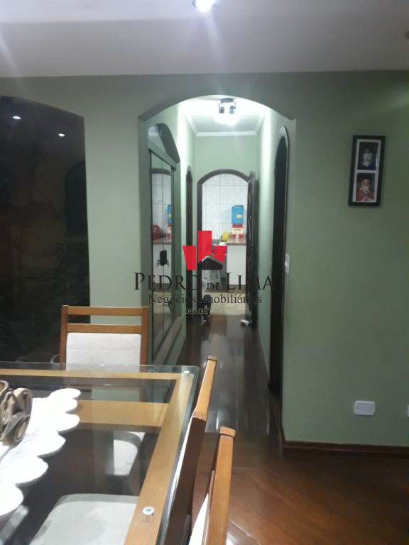 Sobrado com 3 dormitórios e 4 vagas Jardim Paineira