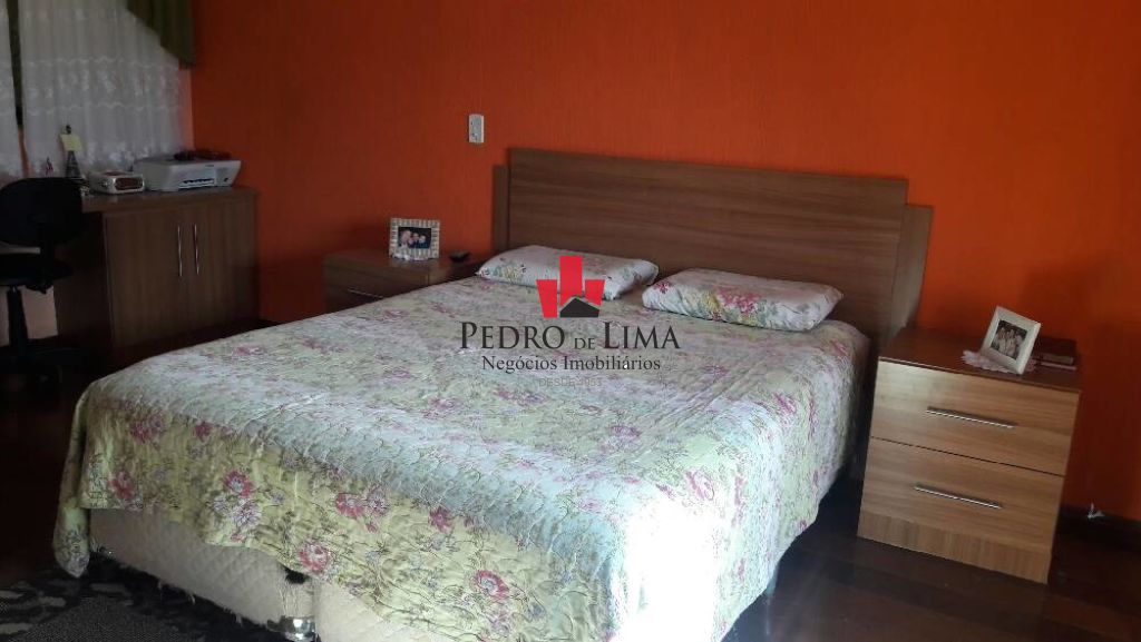 Sobrado com 3 dormitórios e 4 vagas Jardim Paineira