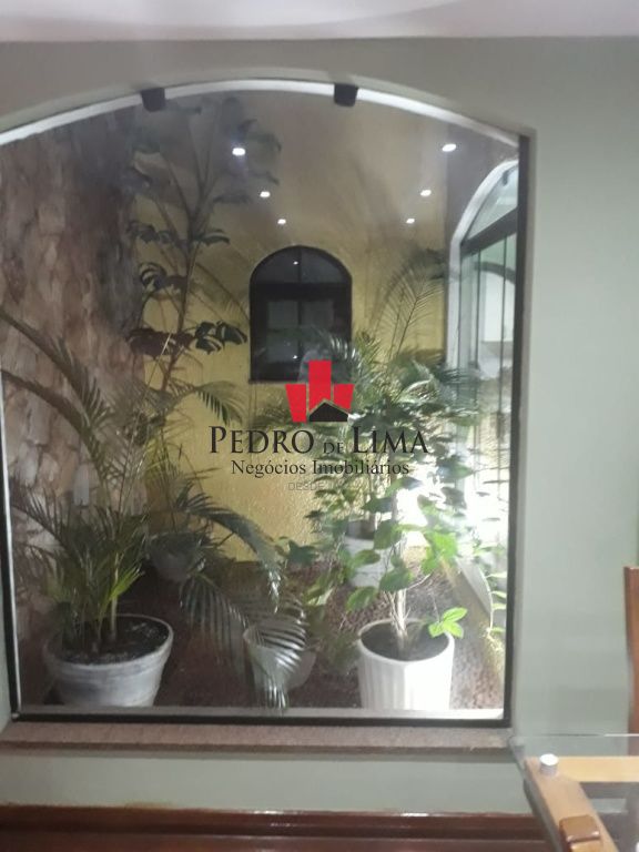 Sobrado com 3 dormitórios e 4 vagas Jardim Paineira