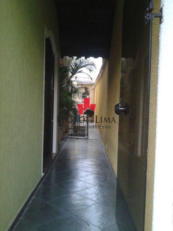 Sobrado com 3 dormitórios e 4 vagas Jardim Paineira