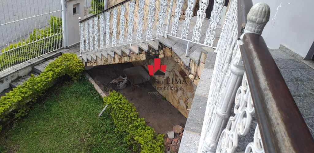 Sobrado Frontal, 3 dormitórios, 1 Suíte, 6 vagas, Vila Guilhermina