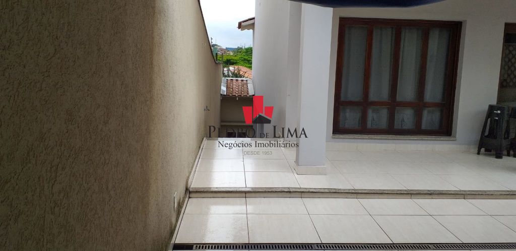 Sobrado Frontal, 3 dormitórios, 1 Suíte, 6 vagas, Vila Guilhermina