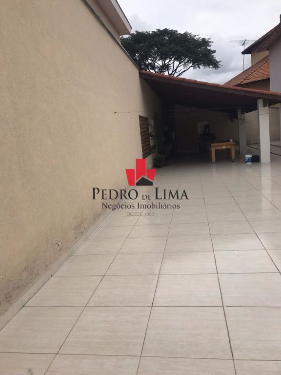 Sobrado Frontal, 3 dormitórios, 1 Suíte, 6 vagas, Vila Guilhermina
