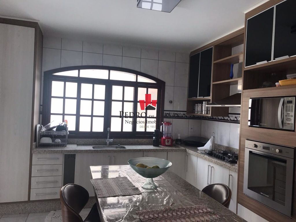 Sobrado Frontal, 3 dormitórios, 1 Suíte, 6 vagas, Vila Guilhermina