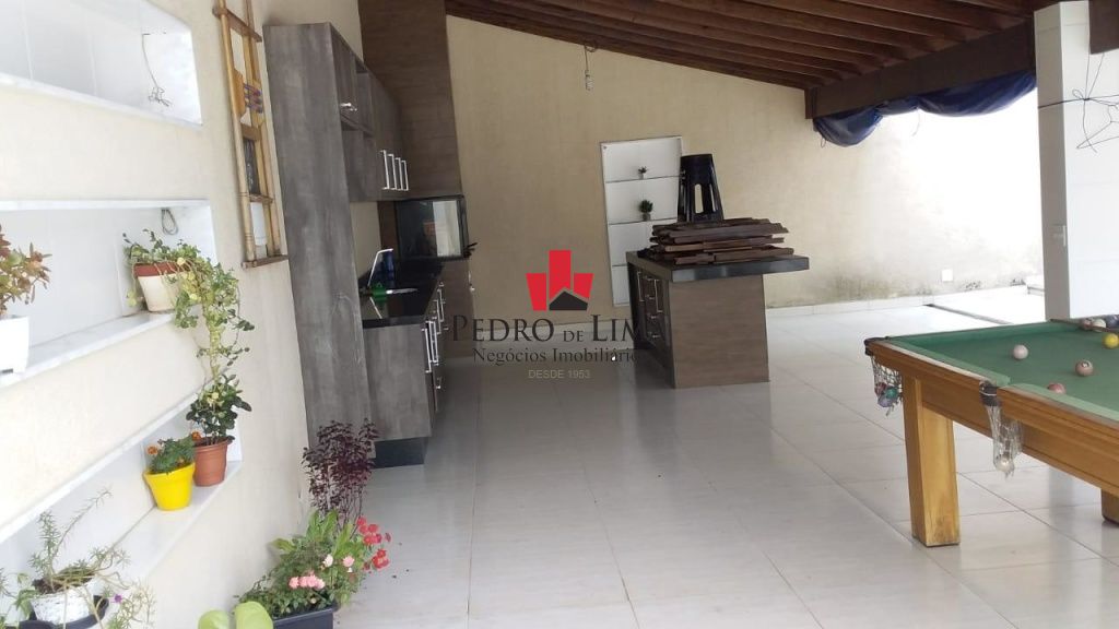 Sobrado Frontal, 3 dormitórios, 1 Suíte, 6 vagas, Vila Guilhermina