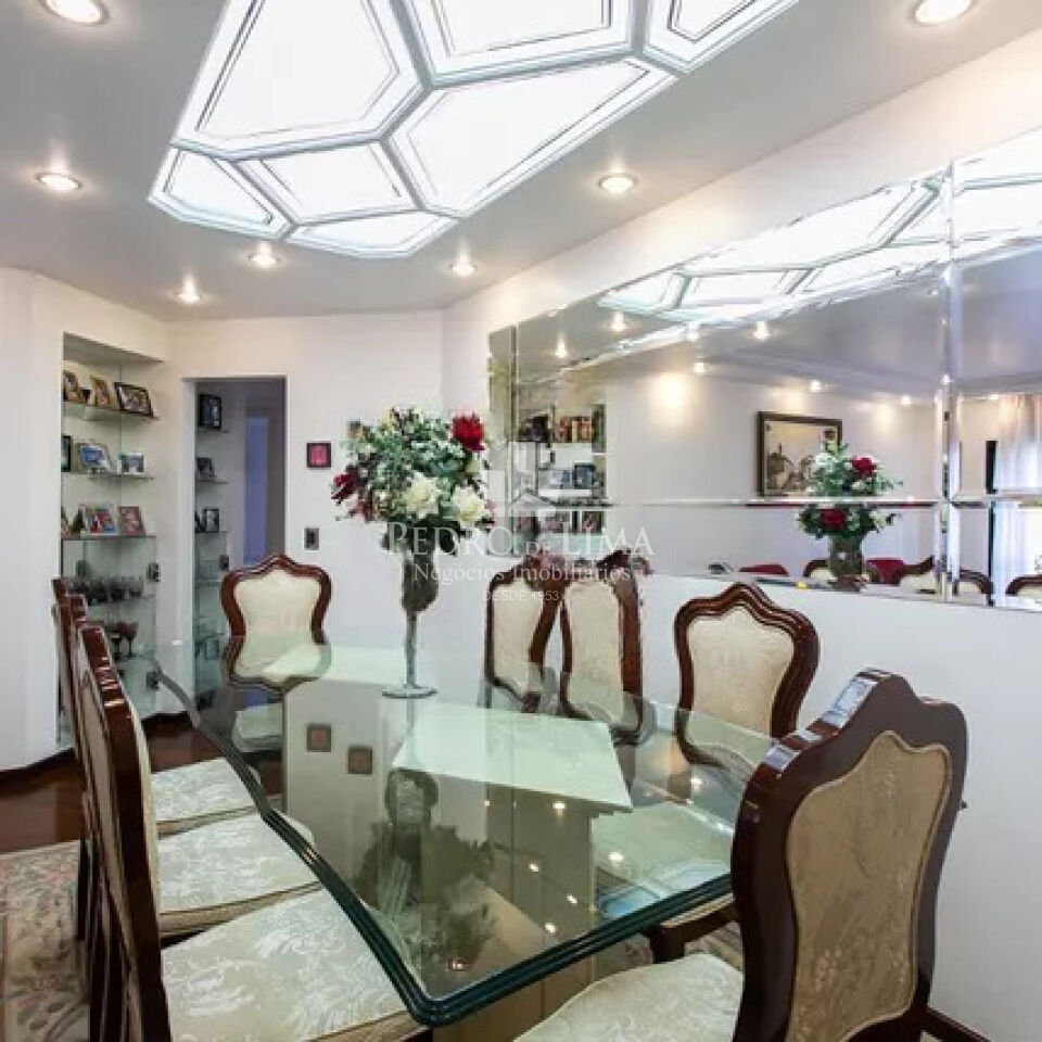 Apartamento 3 quartos, 1 suíte, 3 vagas - 137m² Tatuapé.