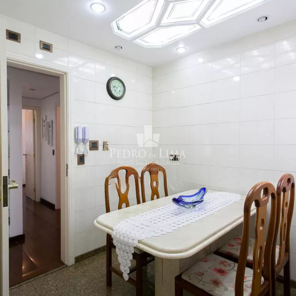 Apartamento 3 quartos, 1 suíte, 3 vagas - 137m² Tatuapé.