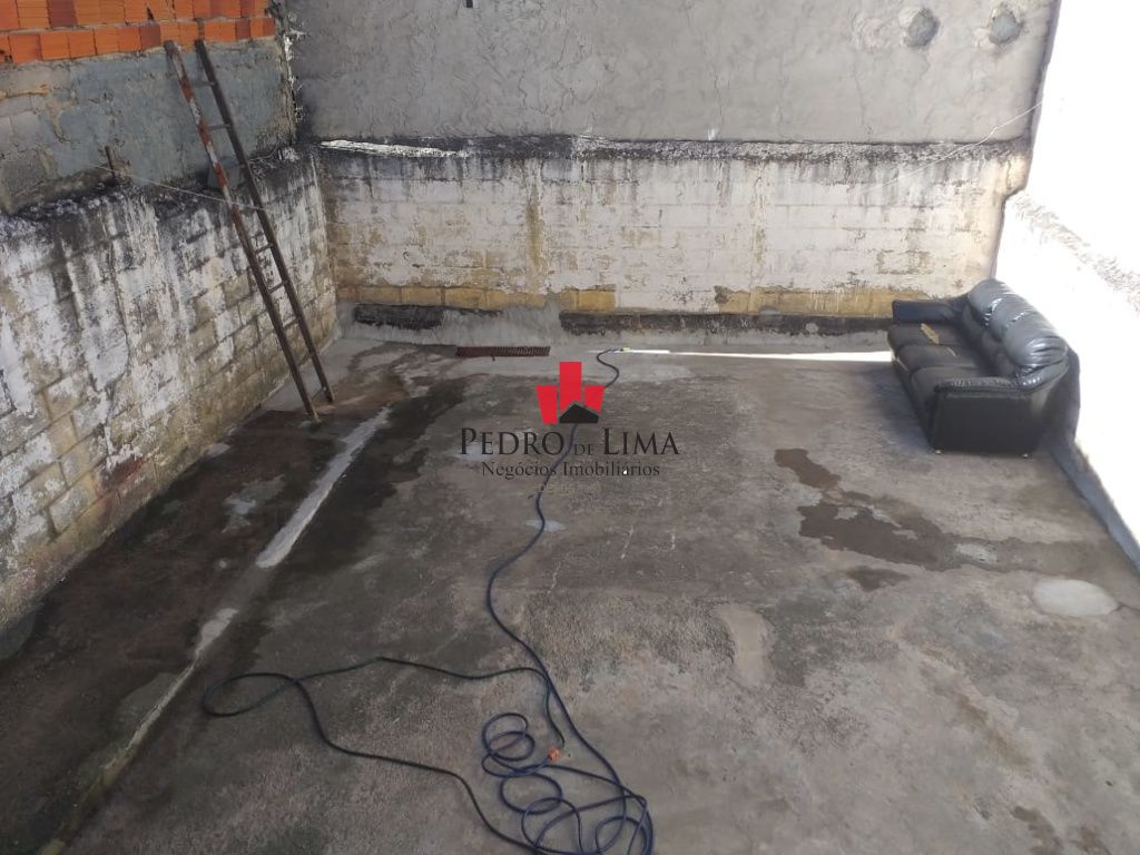 Casa Térrea com grande espaço para construir outro imóvel - Jardim Itápolis 