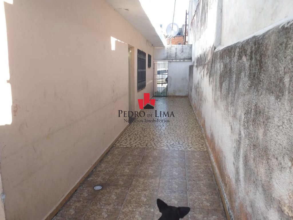 Casa Térrea com grande espaço para construir outro imóvel - Jardim Itápolis 
