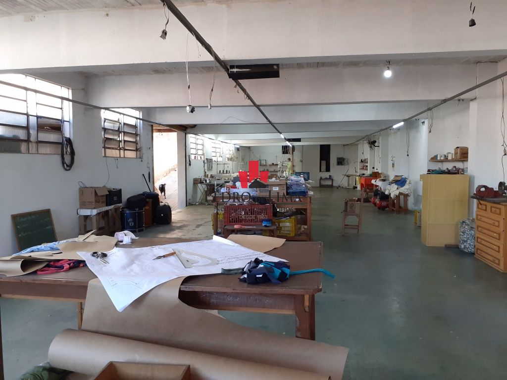 Casa Térrea , terreno 410m² , A/C 205 m² , 5 vagas Jd. Egle