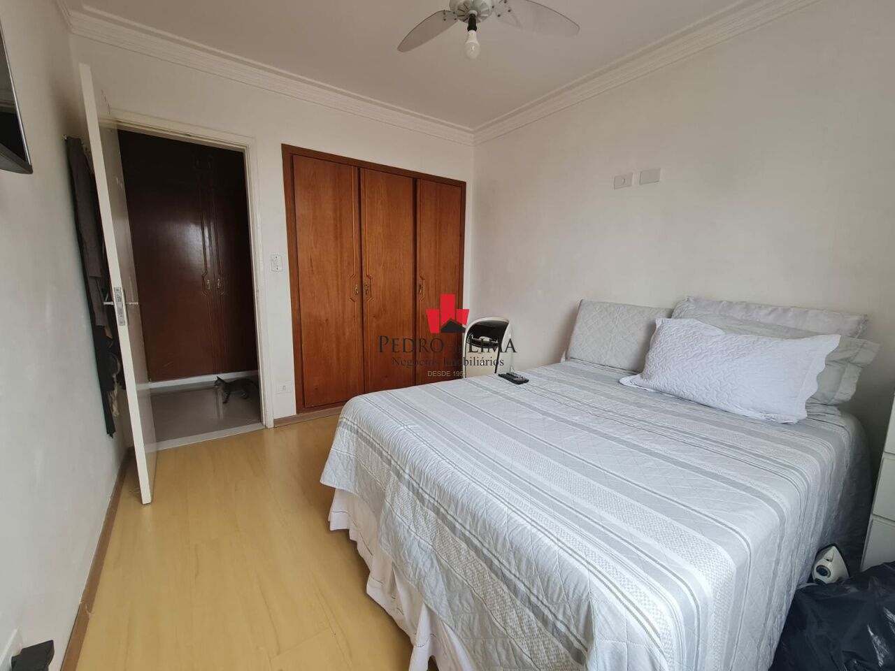 Condomínio Monte Serrat. Apartamento no Tatuapé  2 quartos, 2 banheiros e 1 Vaga 