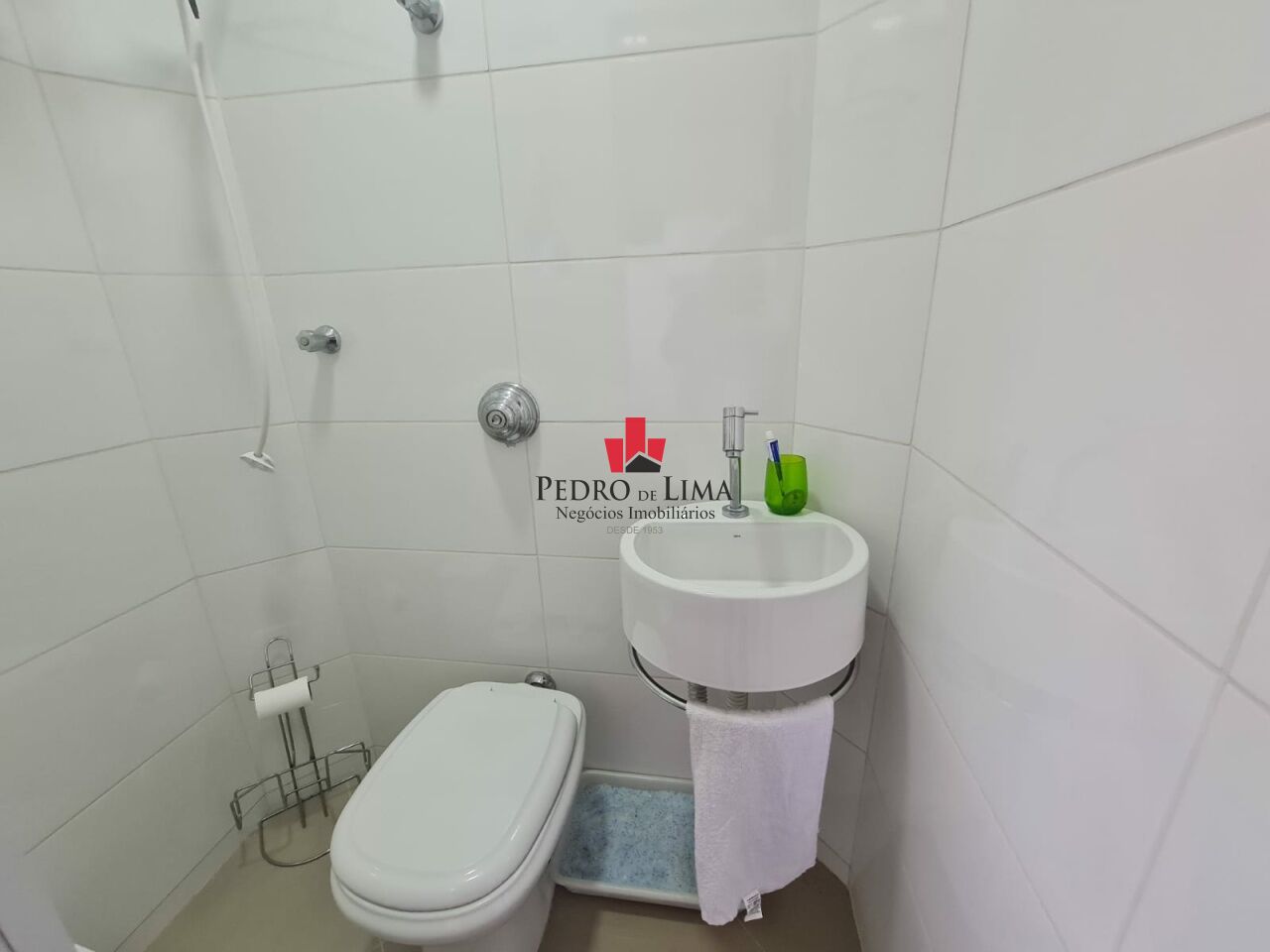 Condomínio Monte Serrat. Apartamento no Tatuapé  2 quartos, 2 banheiros e 1 Vaga 